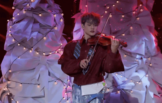 Nam ca sĩ vừa cháy vé concert chỉ trong 12 phút: Được gọi là tương lai Vbiz, sự nghiệp cả 'rổ hit', top 1 Spotify Việt Nam 