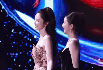 Đôi bạn thân showbiz giống nhau 99% từ ngoại hình đến cảnh bị chồng 'cắm sừng' và ly dị