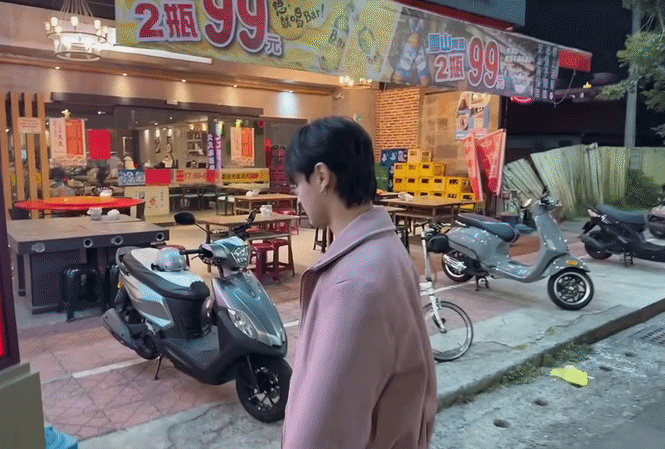 Nam ca sĩ đột ngột chia tay bạn trai đồng giới kém 16 tuổi sau 3 tháng yêu, gửi thông điệp nóng tới đối phương