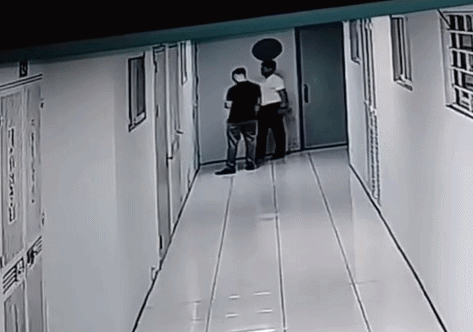 Phẫn nộ clip chủ siêu thị lao lên căn hộ chung cư chửi bới 2 cụ bà ở Hà Nội: Công an vào cuộc