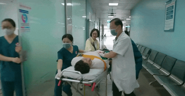 Hạt sạn to đùng ở phim Việt giờ vàng, ai làm y tá thấy chắc sẽ “tự ái” lắm đây