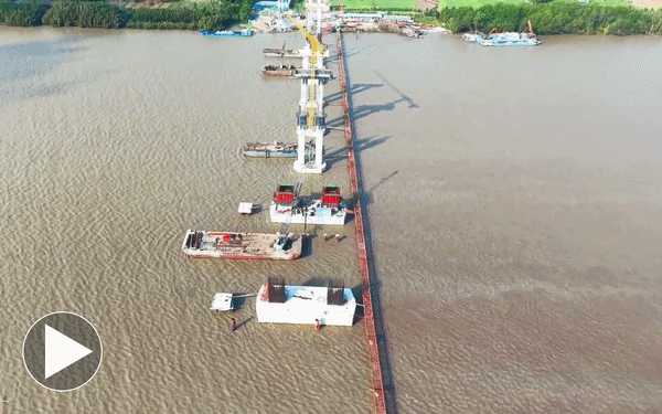 Khung cảnh 'đặc biệt' ở công trình cầu kép 8.000 tỷ đồng, lớn thứ 2 Việt Nam