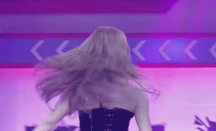 Giải cứu 6 nữ ca sĩ hết thời: Ra MV 1h đầu có đúng 11.000 lượt xem, album giảm sốc 80%