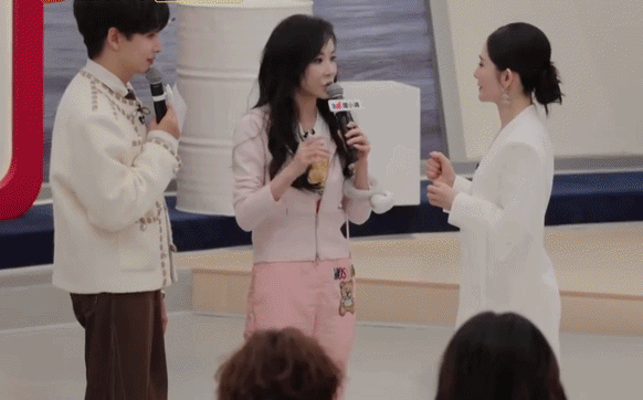 Biến căng tại show Trung Quốc Trang Pháp đang thi: Hàng loạt Chị Đẹp đình công bỏ ghi hình, ekip phải hoãn chiếu gấp