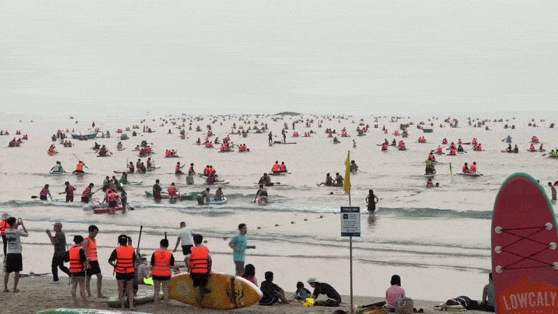 Cảnh tượng trên bãi biển Đà Nẵng lúc sáng sớm khiến nhiều người thốt lên: Không tin vào mắt mình!