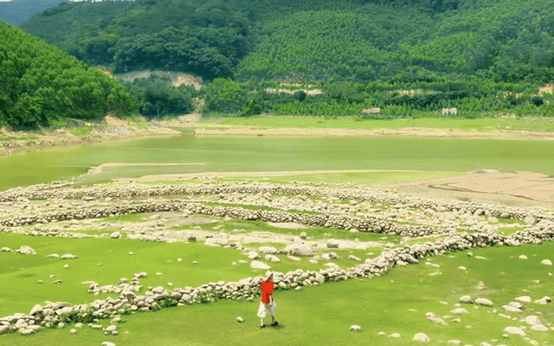 Hội mê xê dịch đang 'phát điên' với Suối Mỡ!