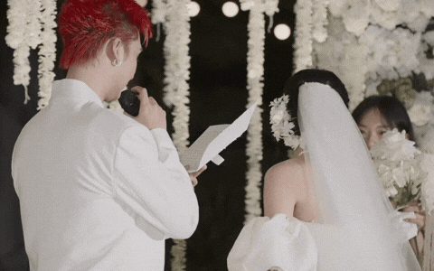 Em Xinh Vbiz lần đầu hé lộ bên trong đám cưới riêng tư, 1 chi tiết khiến ai nhìn cũng rơi nước mắt 