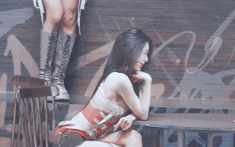 Mỹ nhân được đề cử đẹp nhất thế giới hết thời: Doanh thu album thấp nhất lịch sử, bốc hơi khỏi toàn bộ BXH