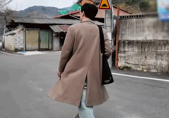 Nam ca sĩ ép vợ ký vào đơn ly hôn bằng được, khiến bà xã ngất xỉu 4 lần tại toà