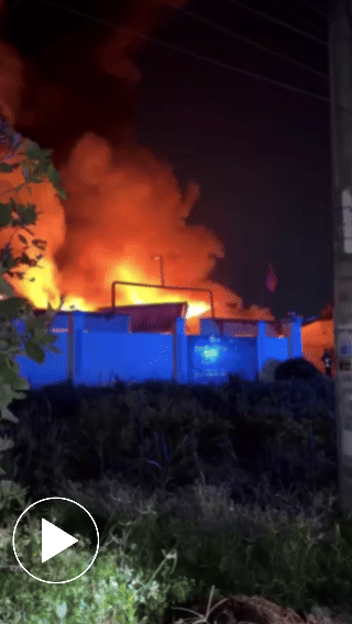 Hiện trường vụ cháy xưởng sơn rộng hơn 1.000m², cột lửa bốc cao hàng chục mét