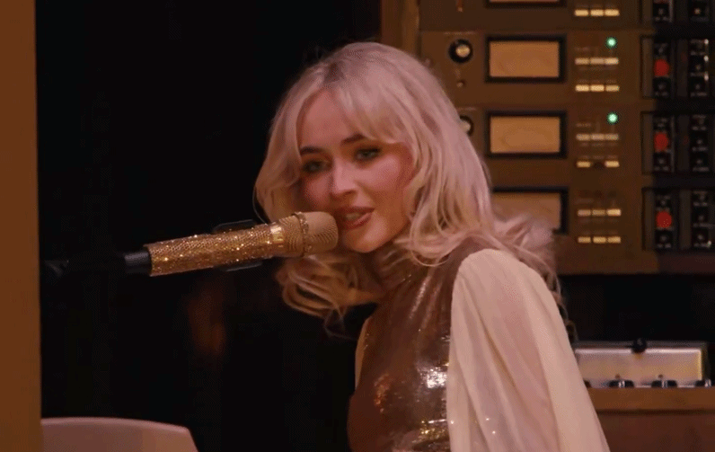 Mỹ nhân có sân khấu đỉnh nhất Coachella 2026 xin lỗi nhưng vẫn bị cả MXH “bàn tán” đến cùng