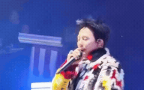 Tìm đỏ mắt không ra 'thiên tài thứ hai': 5 tuổi cả nước biết mặt, 200 hit xếp đống, làm 1 năm được trả lương 1.100 tỷ