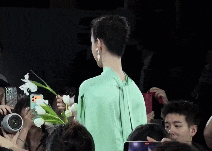 1 cái xoay người của mỹ nhân này đủ làm nghiêng ngả cả một triều đại: Nhan sắc bỏ xa thế gian phàm tục