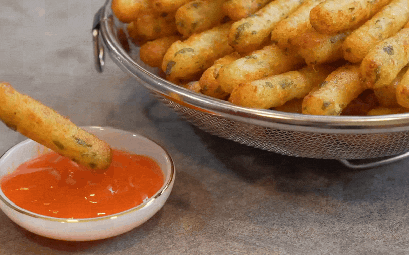 Cách làm bánh khoai tây phô mai chiên giòn rụm, béo ngậy ăn là ghiền!