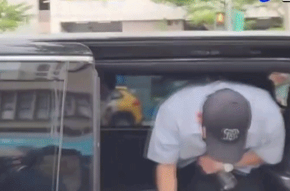 Nóng nhất hôm nay: Mỹ nam Thơ Ngây và bạn gái hot girl bị tuyên án 6 tháng tù giam