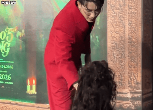 Cặp sao Việt lệch 14 tuổi lại cuốn đến không tưởng, nhà gái chửi nhà trai 3 phút liên tục vẫn sang hết nấc