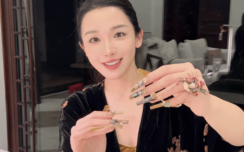 Đào Hỷ Nhi khiến cả cõi mạng bất ngờ vì bộ nail mới