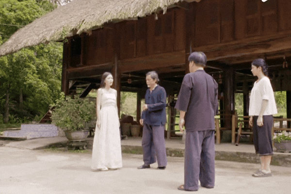 Lần đầu có Hoa hậu cộng đồng mà chỉ thấy sống vì mình: Chảnh chọe không coi ai ra gì, hỗn láo với bố ruột