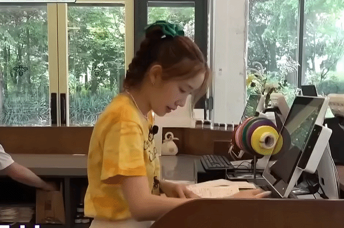  Sự hết thời của nữ ca sĩ hát bản hit quốc dân: Thất nghiệp, trước đó phục vụ trong quán cà phê với mức lương tối thiểu