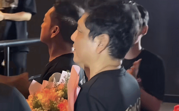 Đạo diễn trăm tỷ tiết lộ để vợ diễn viên nuôi suốt 6 năm, cảm thấy lạc lõng và mất hứng thú làm nghề