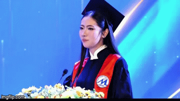 Cất tiếng hát ở lễ tốt nghiệp viral khắp mạng xã hội, cô gái lên tiếng nói lý do