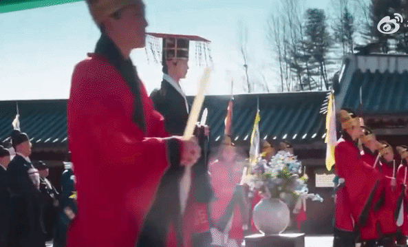 Perfect Crown tập 11: Byeon Woo Seok chính thức lên ngôi vua, IU chĩa sũng vào kẻ mưu hại chồng mình