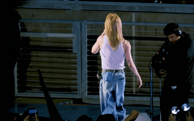 Rosé (BLACKPINK) trên sân khấu concert BTS đây sao?