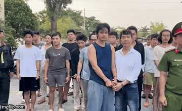 Cận cảnh thời điểm bắt giữ ca sĩ Long Nhật và hơn 70 người khác trong đường dây ma tuý đặc biệt lớn
