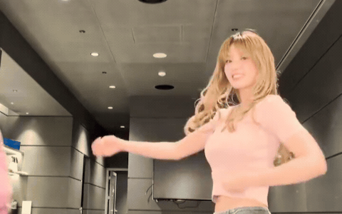 Cuối cùng thì nam thần hot nhất showbiz cũng công khai làm điều này với nữ thần lai 