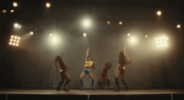 Lisa lần đầu hát nhạc World Cup: Bắn rap đã tai, sắc vóc bốc lửa 'đốt cháy' giải bóng lớn nhất hành tinh!