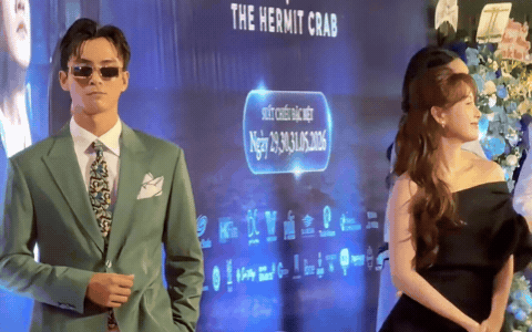 Thế mà lại hay: 2 sao Vbiz vừa nổ drama nay liền chạm mặt, xem qua màn hình cũng thấy lạnh tanh