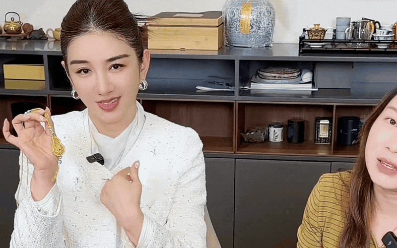 Nữ diễn viên Huỳnh Dịch tiết lộ bí quyết tích lũy tài sản từ bà mình: Lúc trẻ chê sến sẩm, giờ có tiền chỉ thích lùng sắm thứ này!