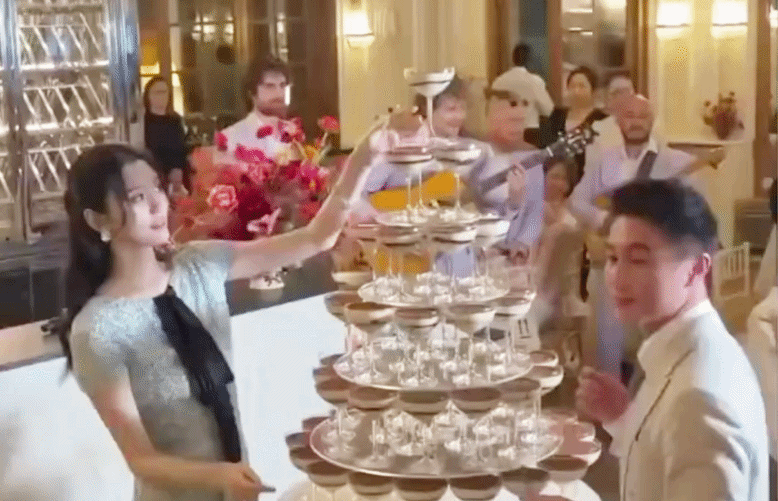 Trước giờ G đám cưới hào môn chấn động showbiz: Cô dâu 'thiên thần' đeo 103 carat kim cương, nghe báo giá 180 tỷ ai nấy đều choáng váng