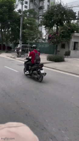 Danh tính thanh niên xuất hiện trong clip 10 giây trên phố Hà Nội gây bức xúc: Cái kết không ngờ
