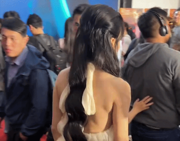 Nữ diễn viên Việt bị chê cả đời không thể nổi tiếng vì “xấu quá”, giờ là sao hạng A nhan sắc thăng hạng vùn vụt