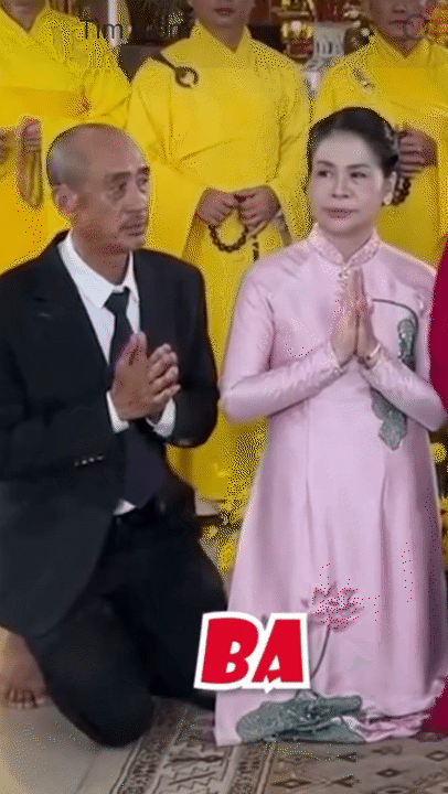 Vài giây của mẹ chồng 'phú bà nông sản' bỗng rần rần cõi mạng: Thì ra truyền thống gia đình là đây!