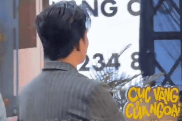 Mỹ nam Vbiz đẹp như đóa sen chuyển kiếp, chỉ một nụ cười cũng đủ gây thương nhớ ngàn năm