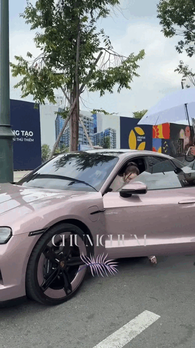 Mỹ nhân showbiz tậu Porsche gần 5 tỷ đồng: Ở căn hộ tầng cao chill quên mặt đất, sống sướng như nữ hoàng