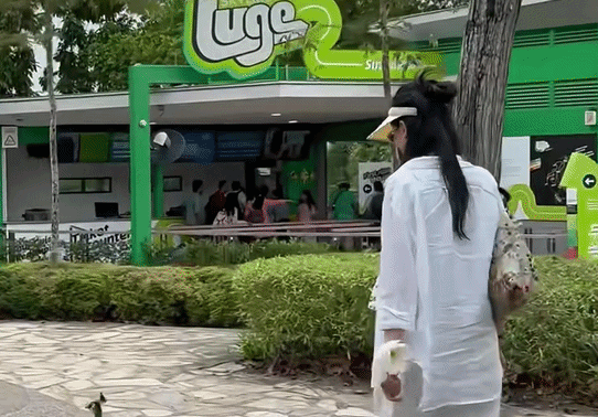 Dụi mắt 7749 lần vẫn không tin đây là mỹ nhân 9X giàu nhất showbiz chỉ sau 2 năm làm dâu tập đoàn bất động sản