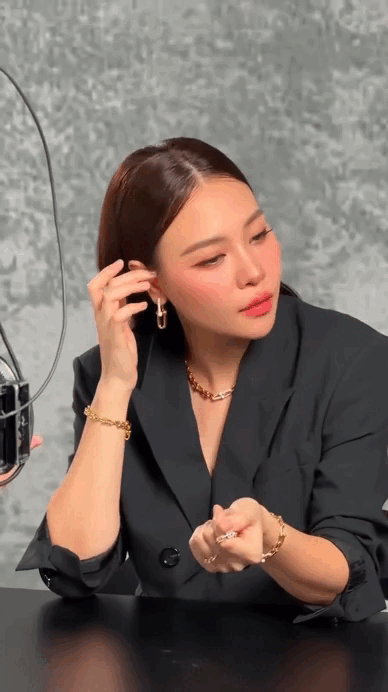 Người phụ nữ khiến Cường Đô La si mê gần 10 năm: Mỹ nhân gợi cảm cao 1m76, style không phô mà vẫn nổi