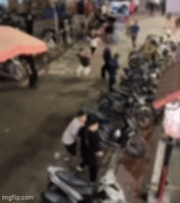 Nguyên nhân nhóm người cầm hung khí hỗn chiến tại Quán Nhỏ, Hà Nội