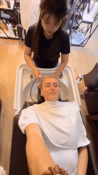 Chị Tây tan chảy dưới tay 'pháp sư gội đầu Việt Nam': Day đâu trúng đó, 20 massage có thể là phê nhất cuộc đời!