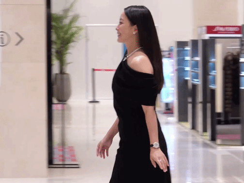 Ngoại hình không tin nổi của mỹ nhân đẹp nhất showbiz sau khi sinh con cho thiếu gia tập đoàn