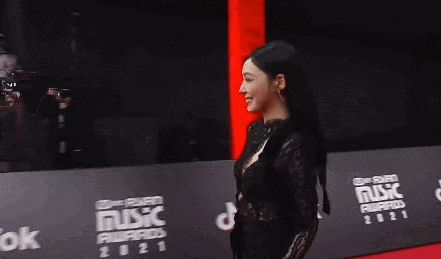 Nữ ca sĩ hạng A hết thời, làm concert ở Việt Nam mà không ai biết