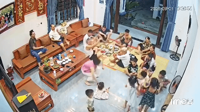 Cảnh tượng bất ngờ trong ngôi nhà có gần 20 người ở Hải Phòng, 7 triệu lượt xem