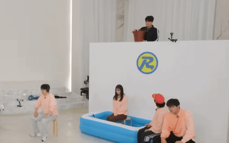 Xem xét xử phạt Running Man vì cảnh quay nhạy cảm