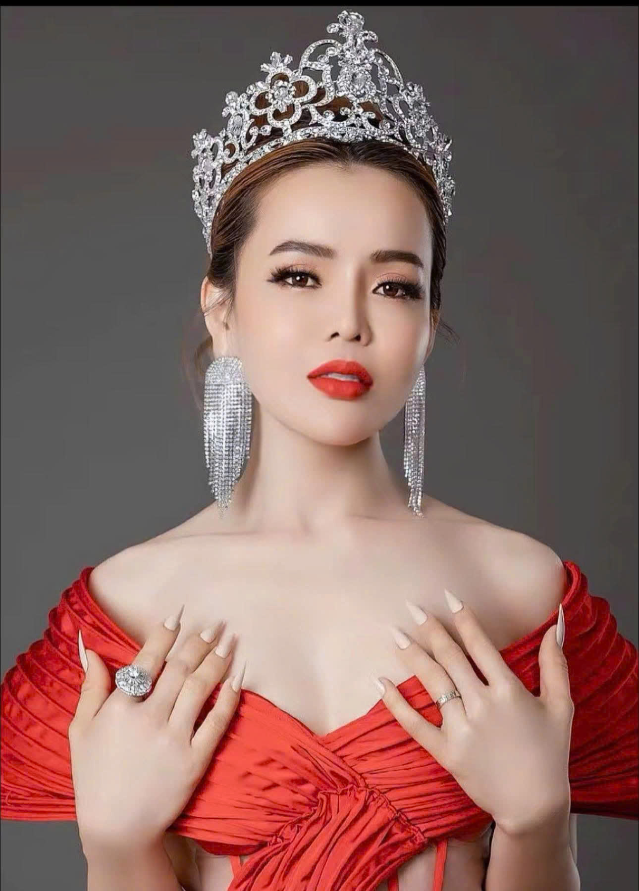 Á hậu Ánh Quyên: Hình mẫu nữ doanh nhân đa năng trong kỷ nguyên sắc đẹp và hội nhập