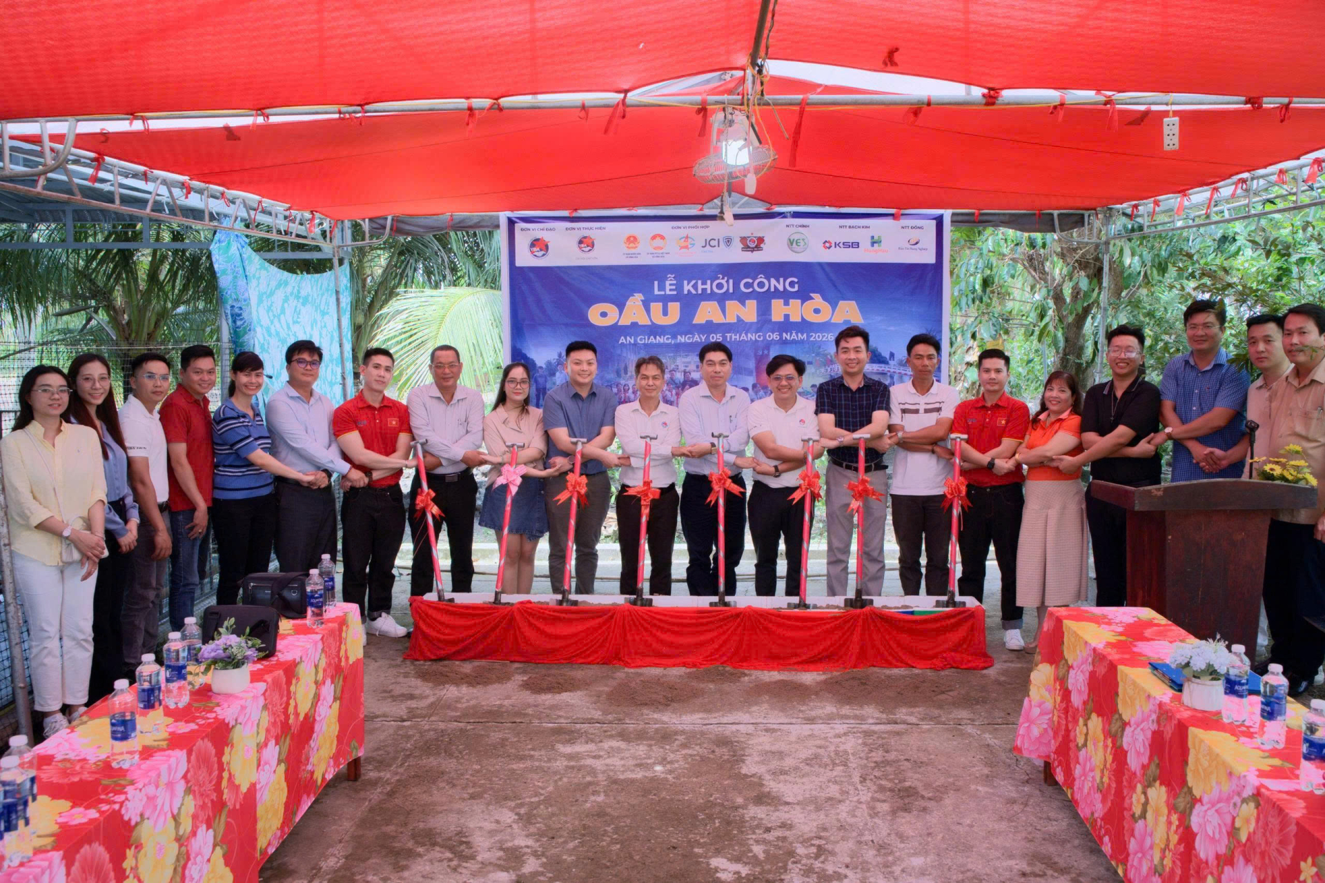 Khoảnh khắc khởi công Cầu An Hòa.