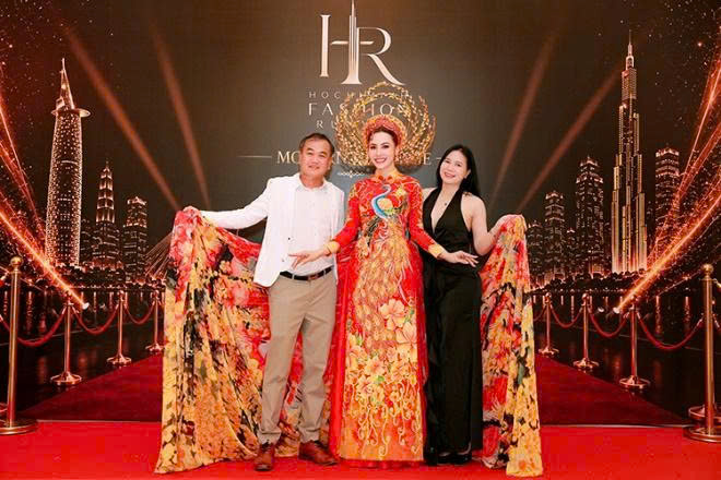 Th.S - BS thẩm mỹ Lê Viết Trí, Giám đốc bệnh viện thẩm mỹ JK Nhật Hàn tại 31 Nguyễn Đình Chiểu, TP.HCM và Chủ tịch Kimiko Group Thảo Nguyên - Hoa hậu Doanh nhân Thế giới người Việt tại Korea 2017.