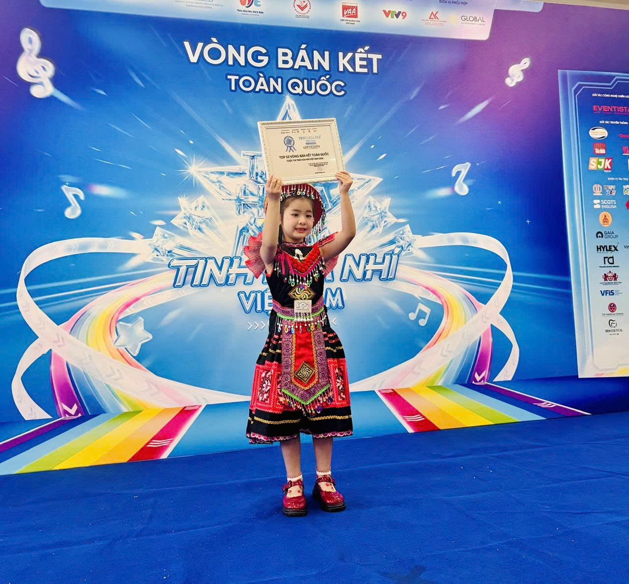 Jenny Tuyết Phụng hạnh phúc khi lọt vào Bán kết toàn quốc “Tinh hoa nhí Việt Nam”